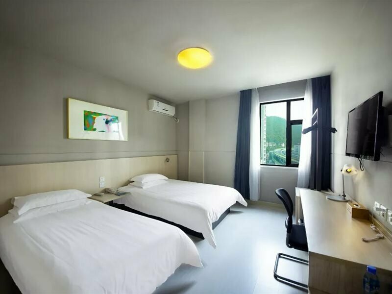 Hotel Jinjiang Inn Guiyang Qianlingshan Park, Guiyang, photo