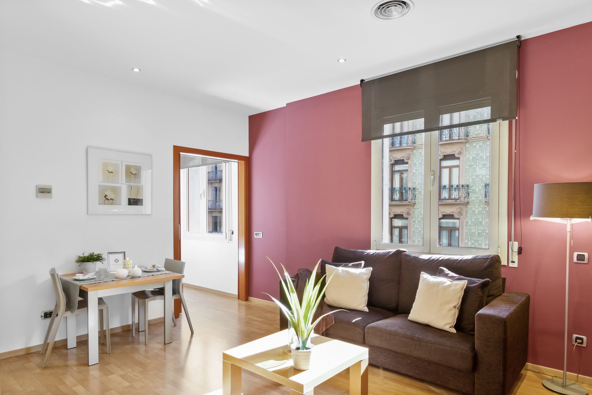 Фото Fisa Rentals Ramblas Apartments