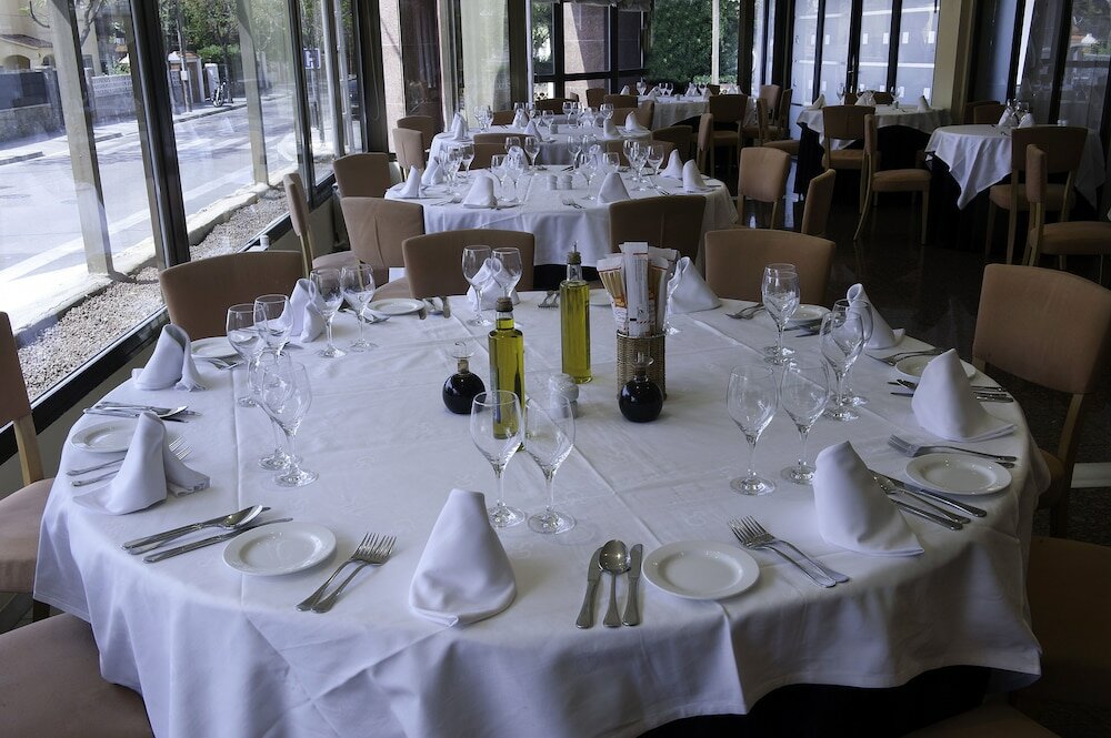 Фото Hotel Ciudad de Castelldefels