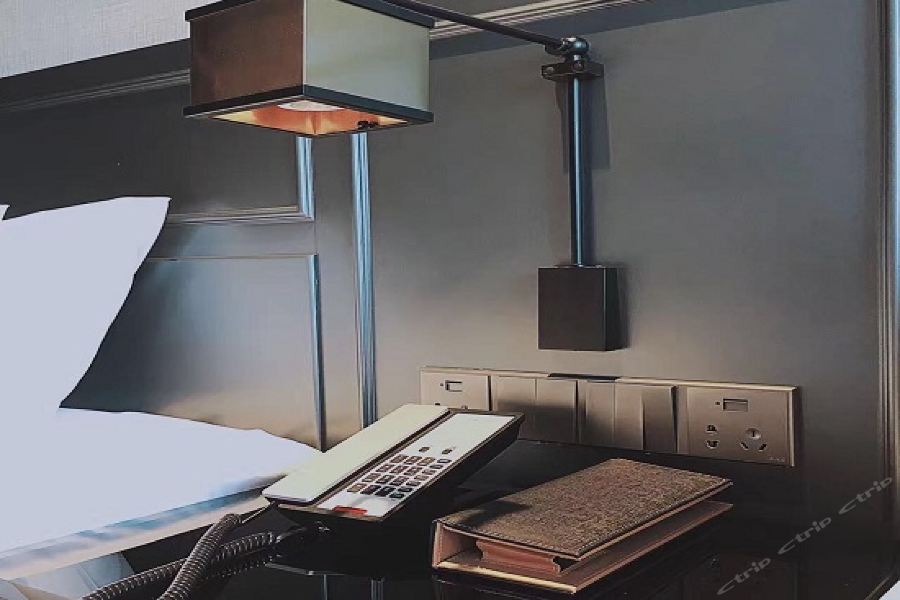 Фото Yitel Premium Shanghai Lujiazui Yuanshen Road Subway Station