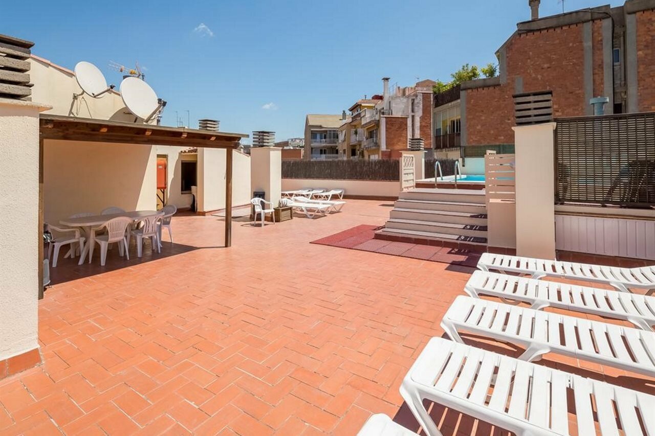 Фото Aparthotel Bertran