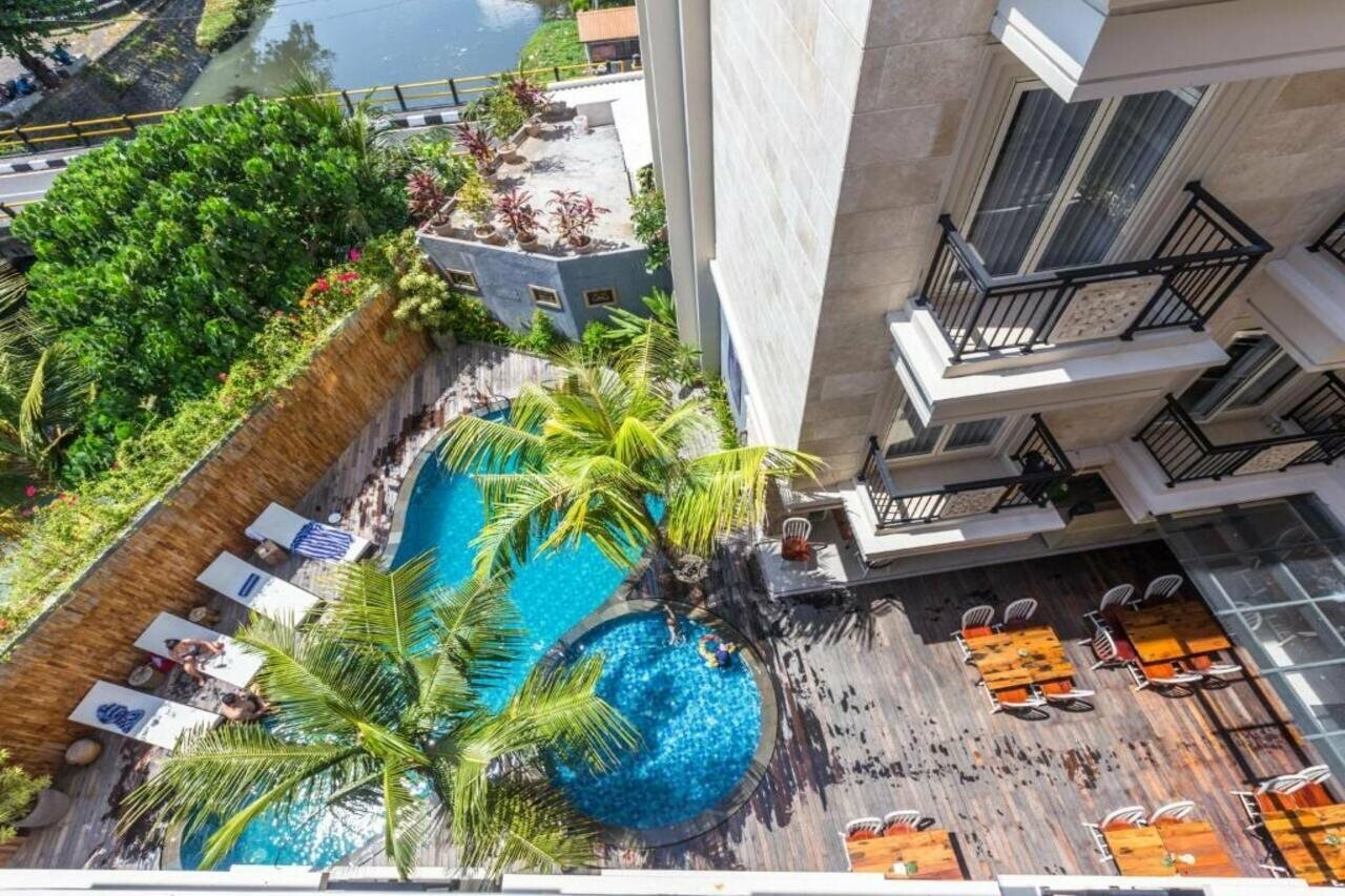Фото Alron Hotel Kuta Powered by Archipelago
