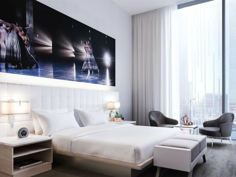 Фото Hall Arts Hotel Dallas, Curio Collection by Hilton