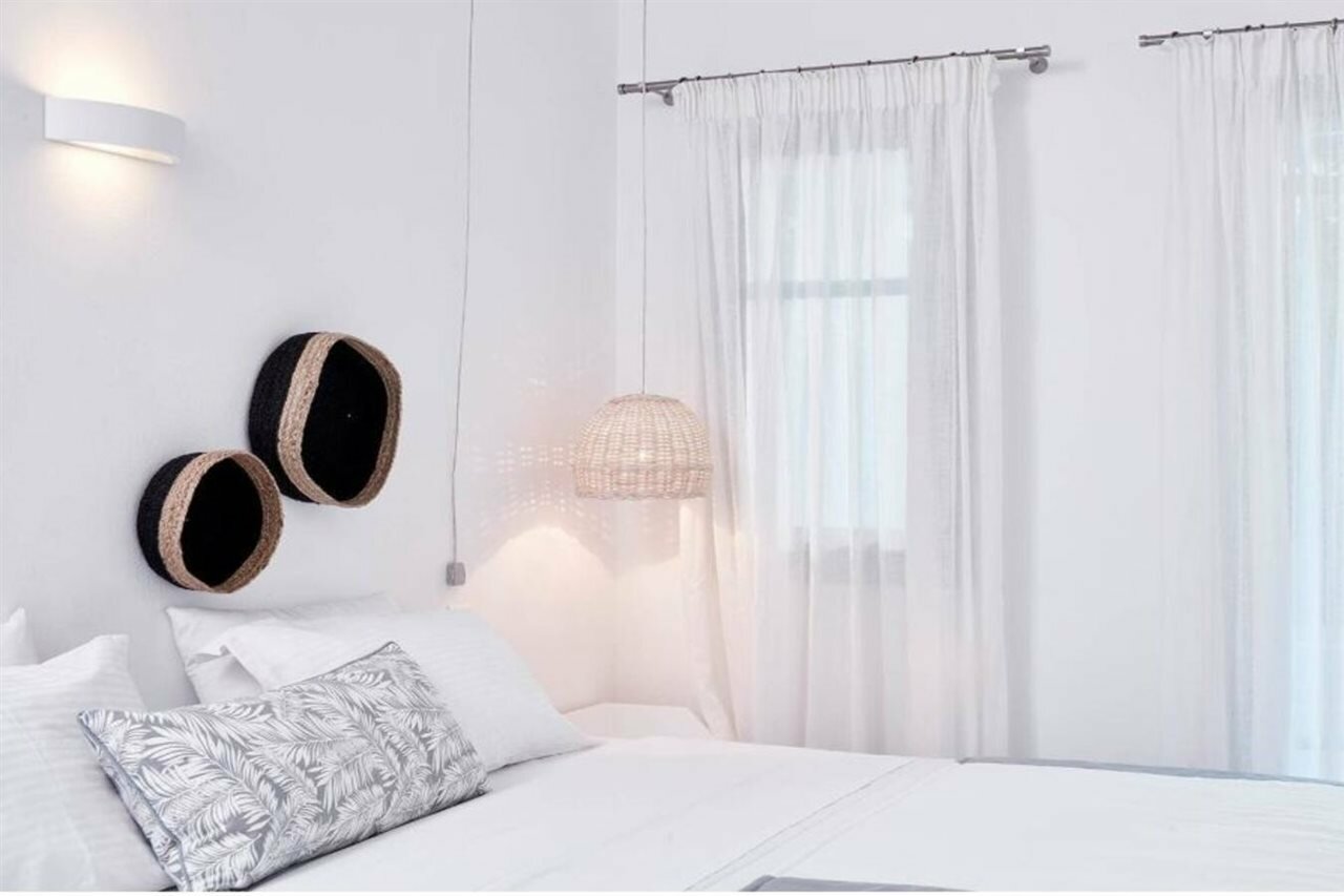 Фото Mr & Mrs White Paros