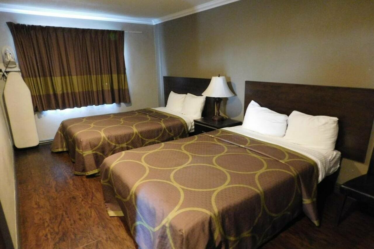 Фото Skyways Hotel