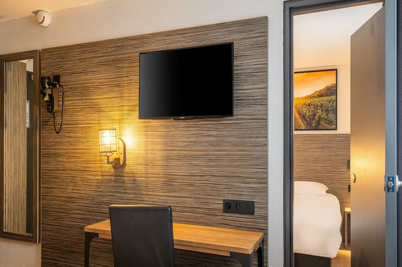 Фото The Originals City, Angers Sud – Le Village 49