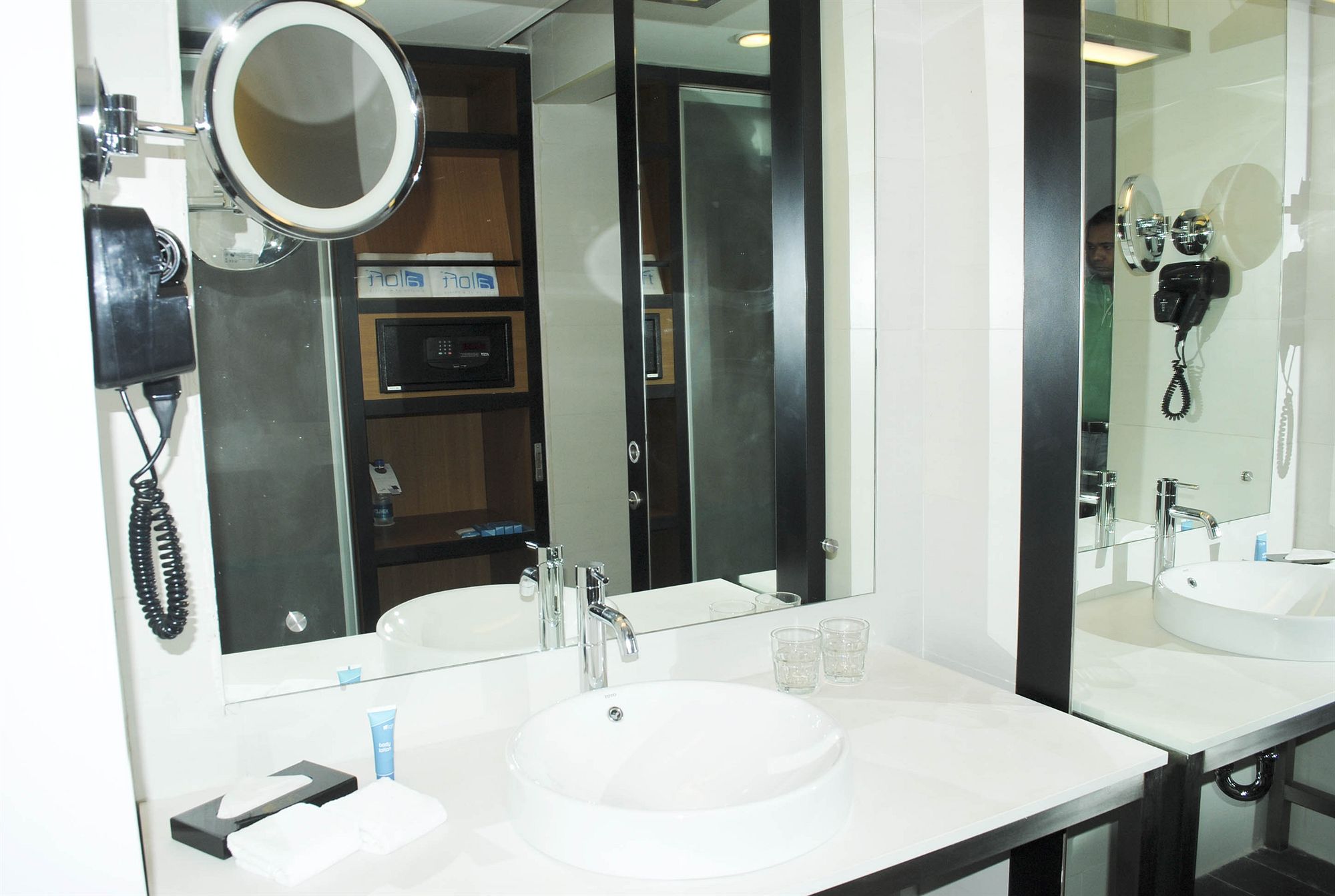 Фото Vivanta Ahmedabad Sg Highway