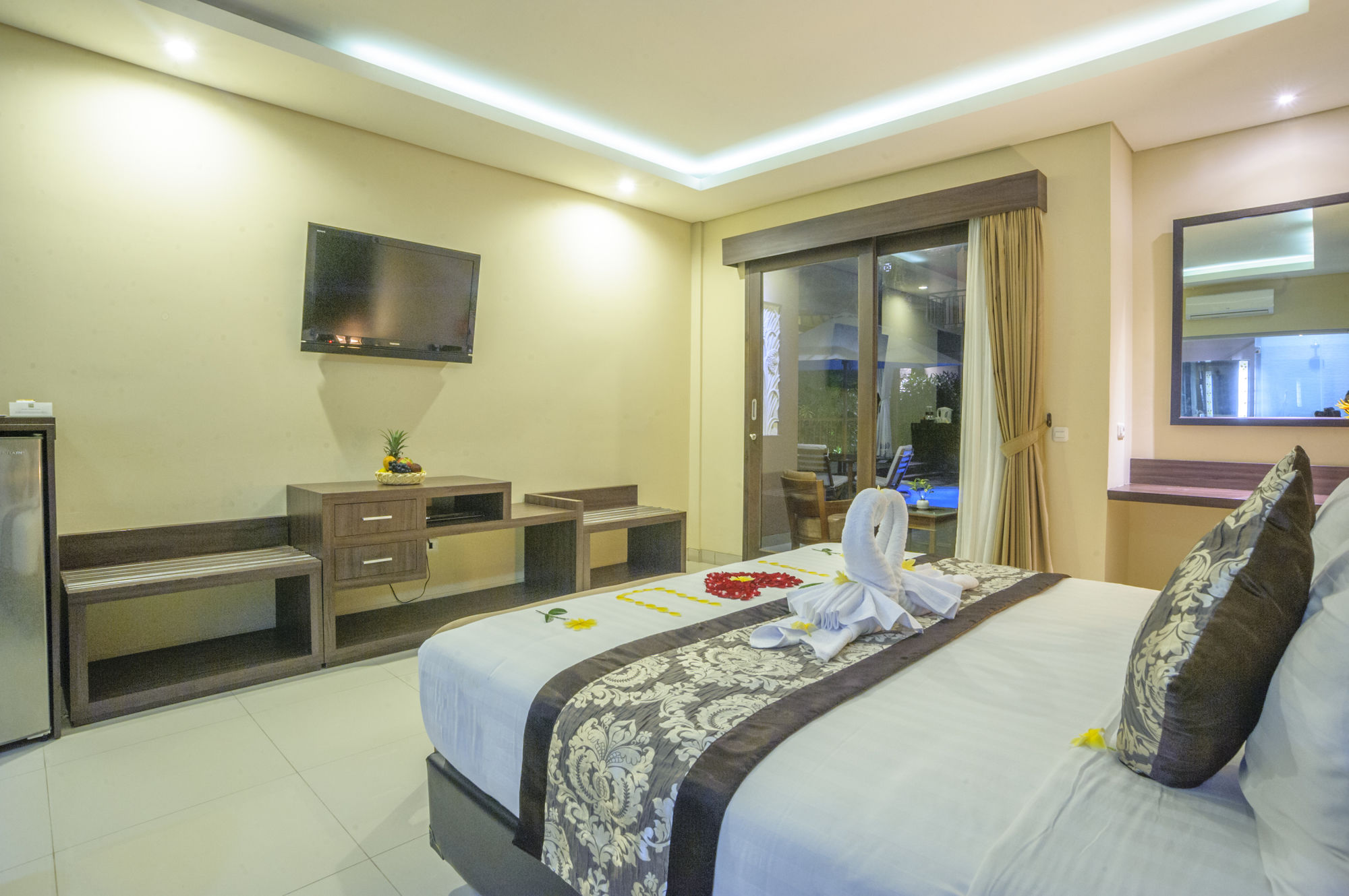Фото D'Penjor Seminyak Hotel