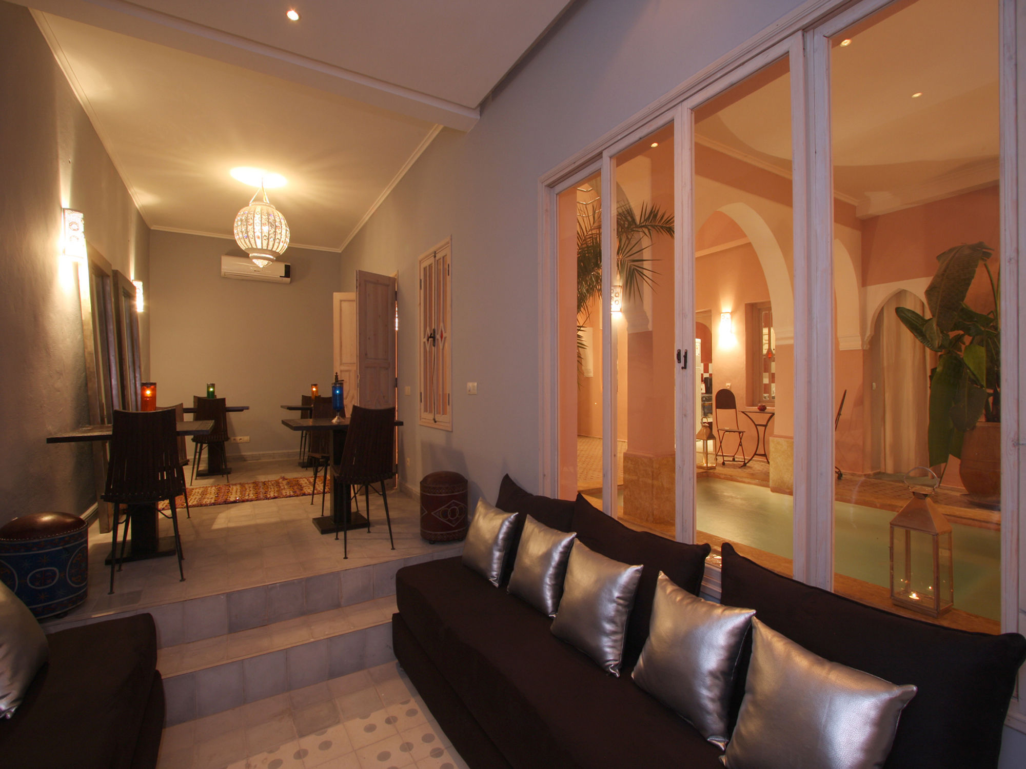 Фото Riad Tahani