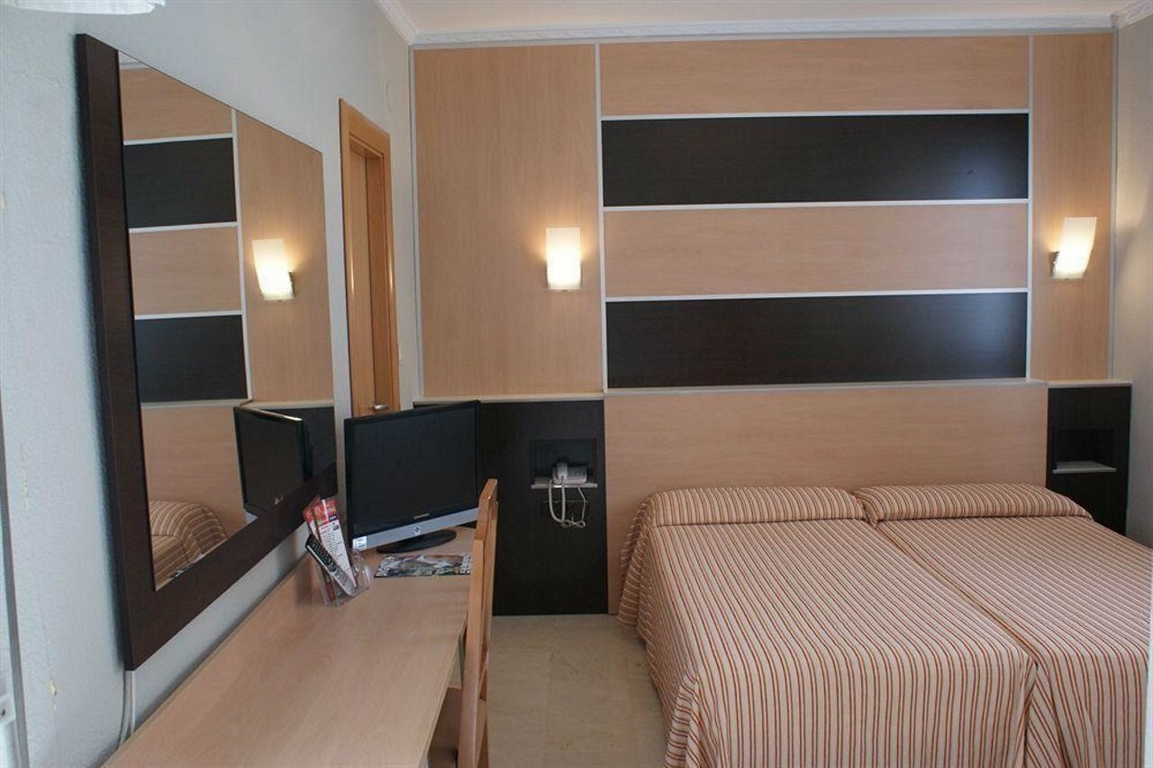 Фото Universal Hotel