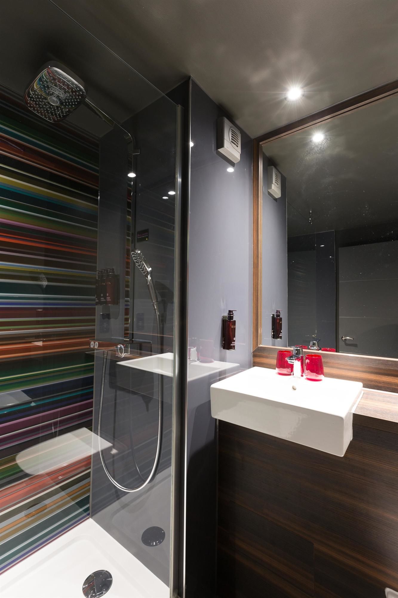 Фото Village Hotel Bournemouth