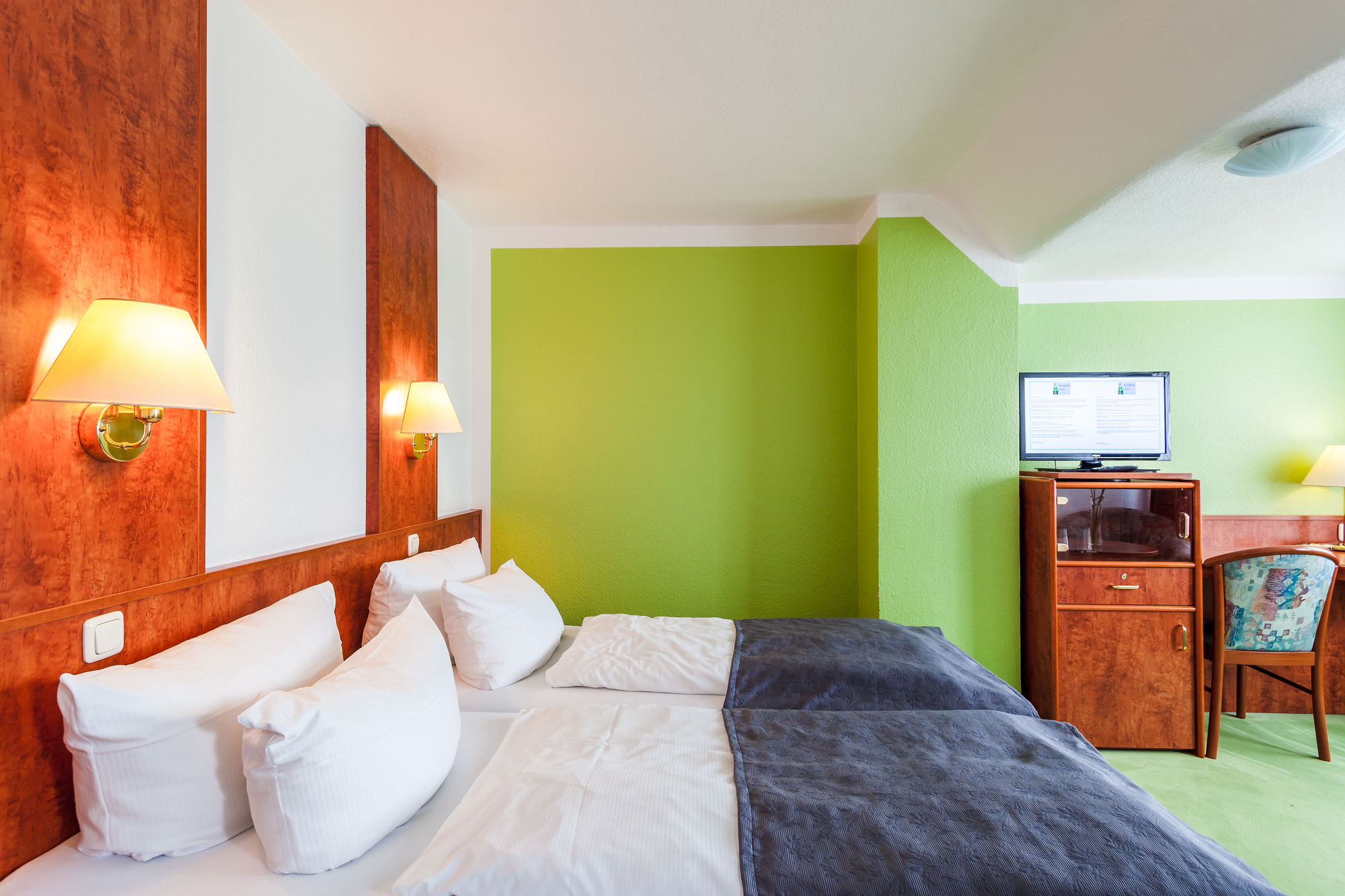 Фото отеля 2