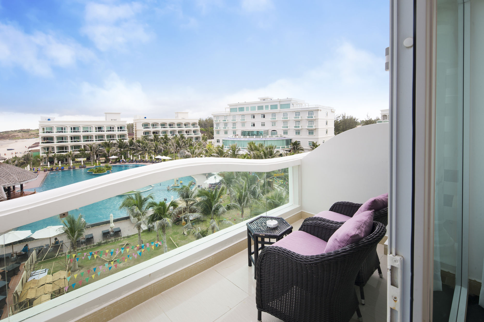 Фото The Sailing Bay Beach Resort