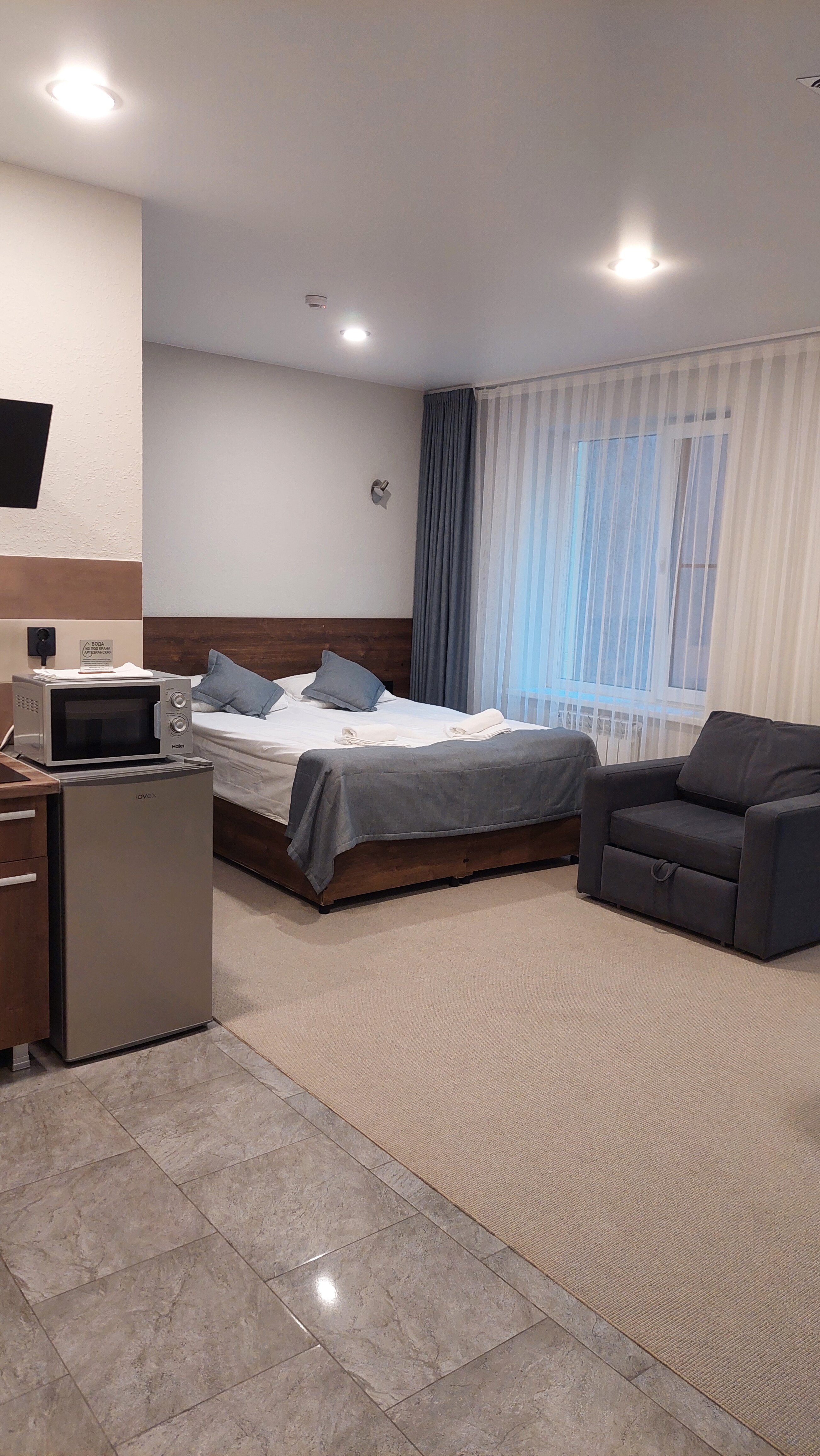 Фото Зеркальный