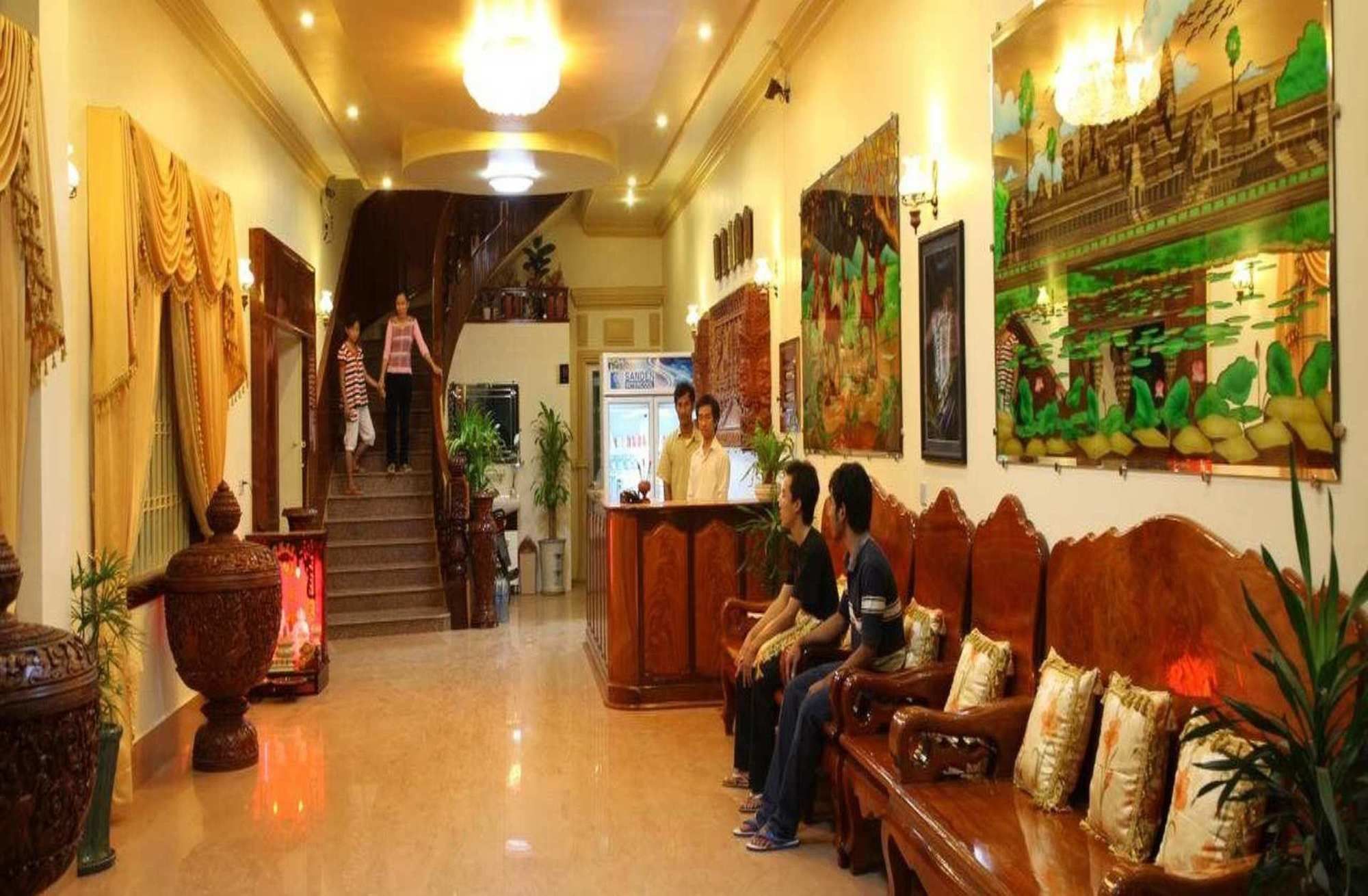 Фото Lux Guesthouse