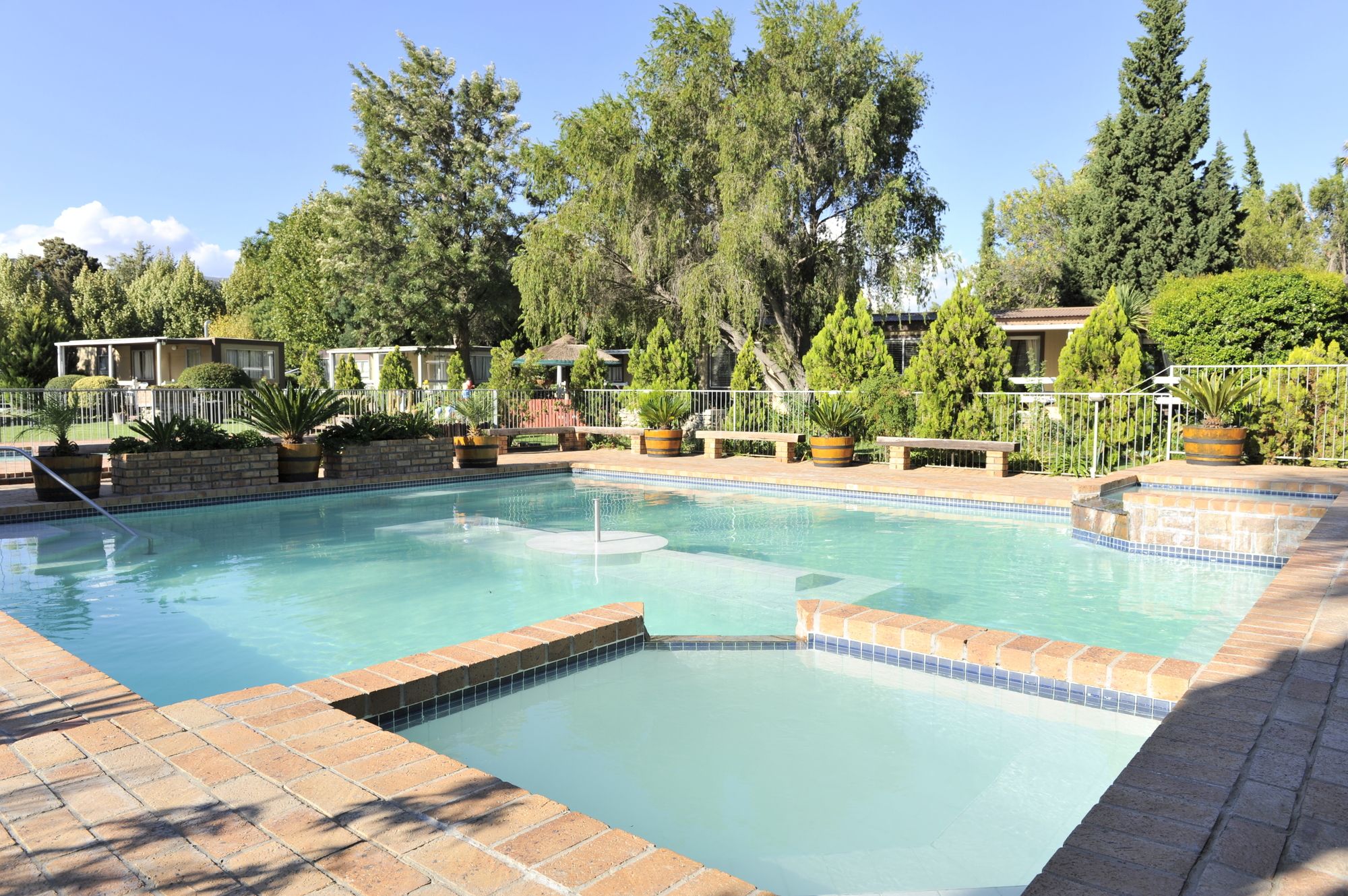 Фото Montagu Springs Resort