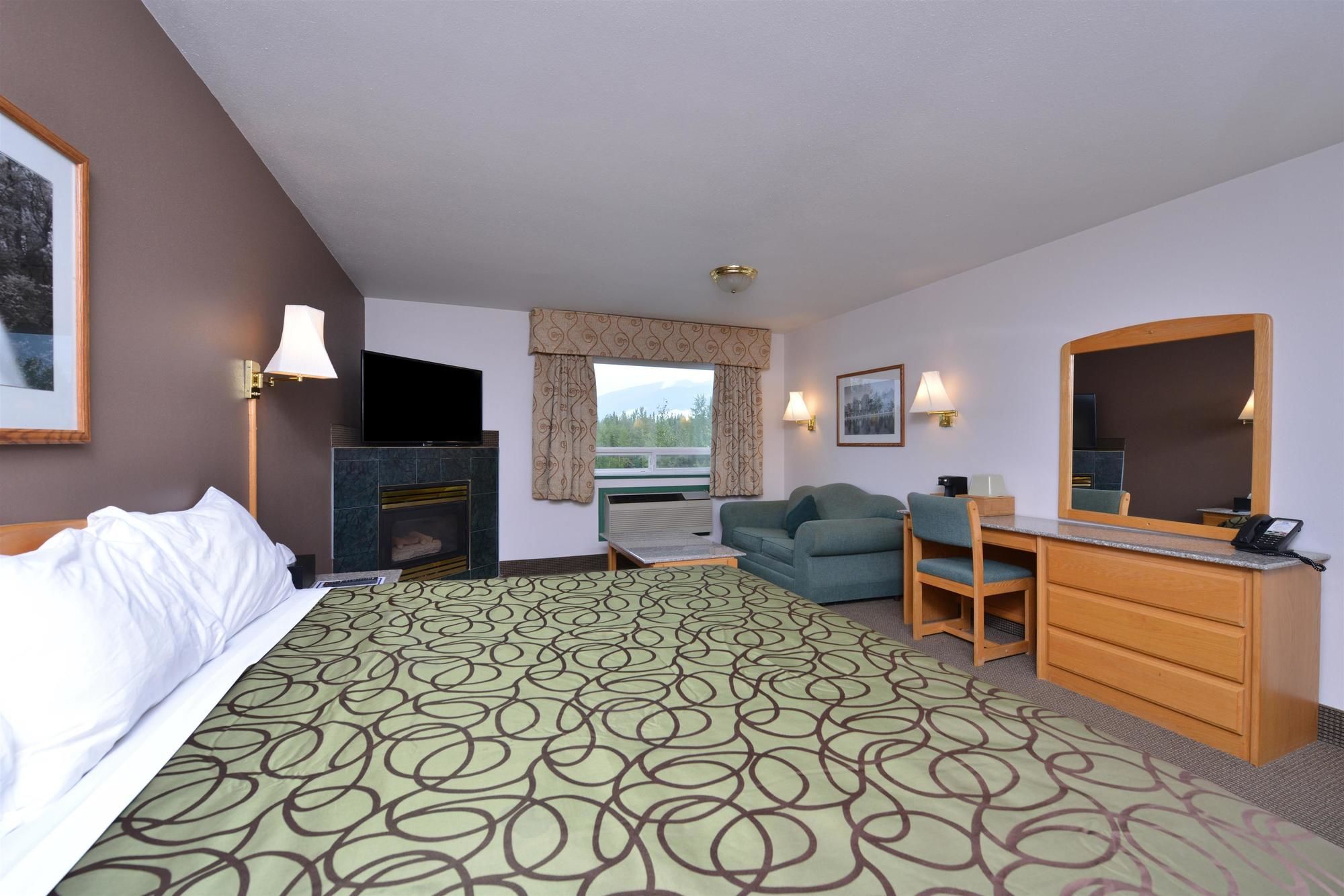 Фото Canadas Best Value Inn Valemount