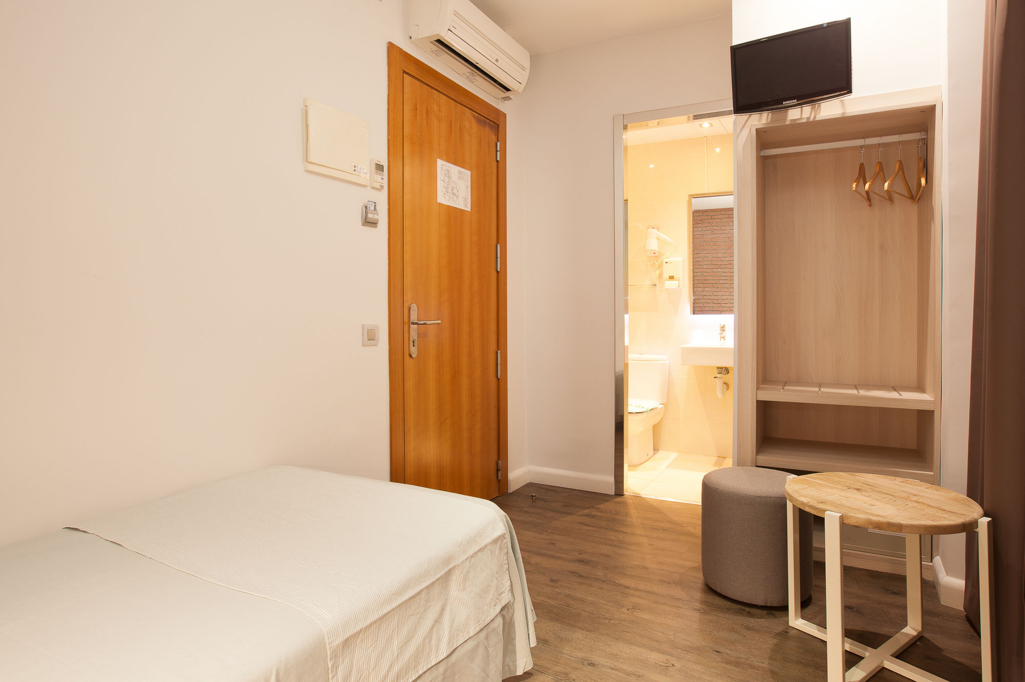 Фото Hostal Fernando