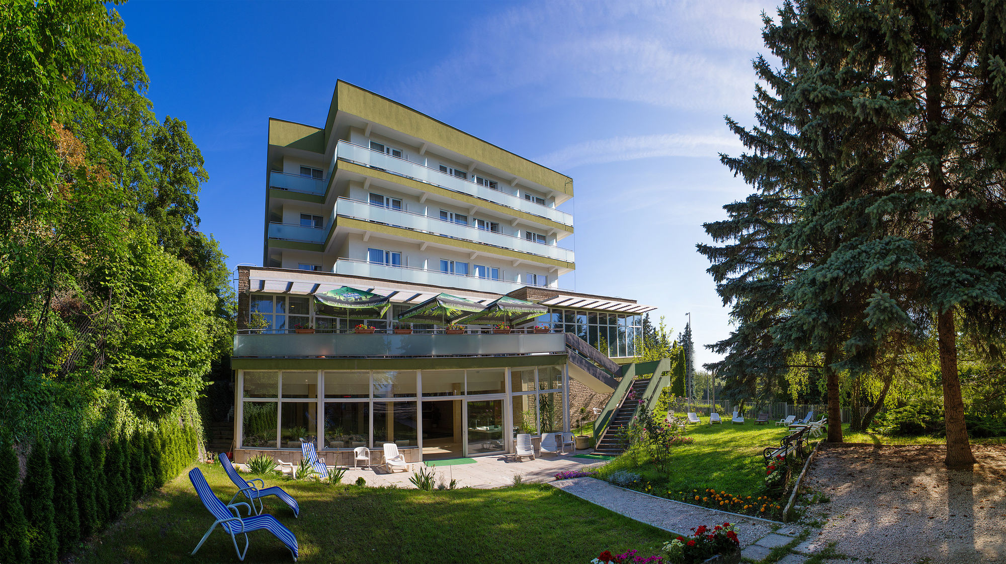 Фото отеля 1