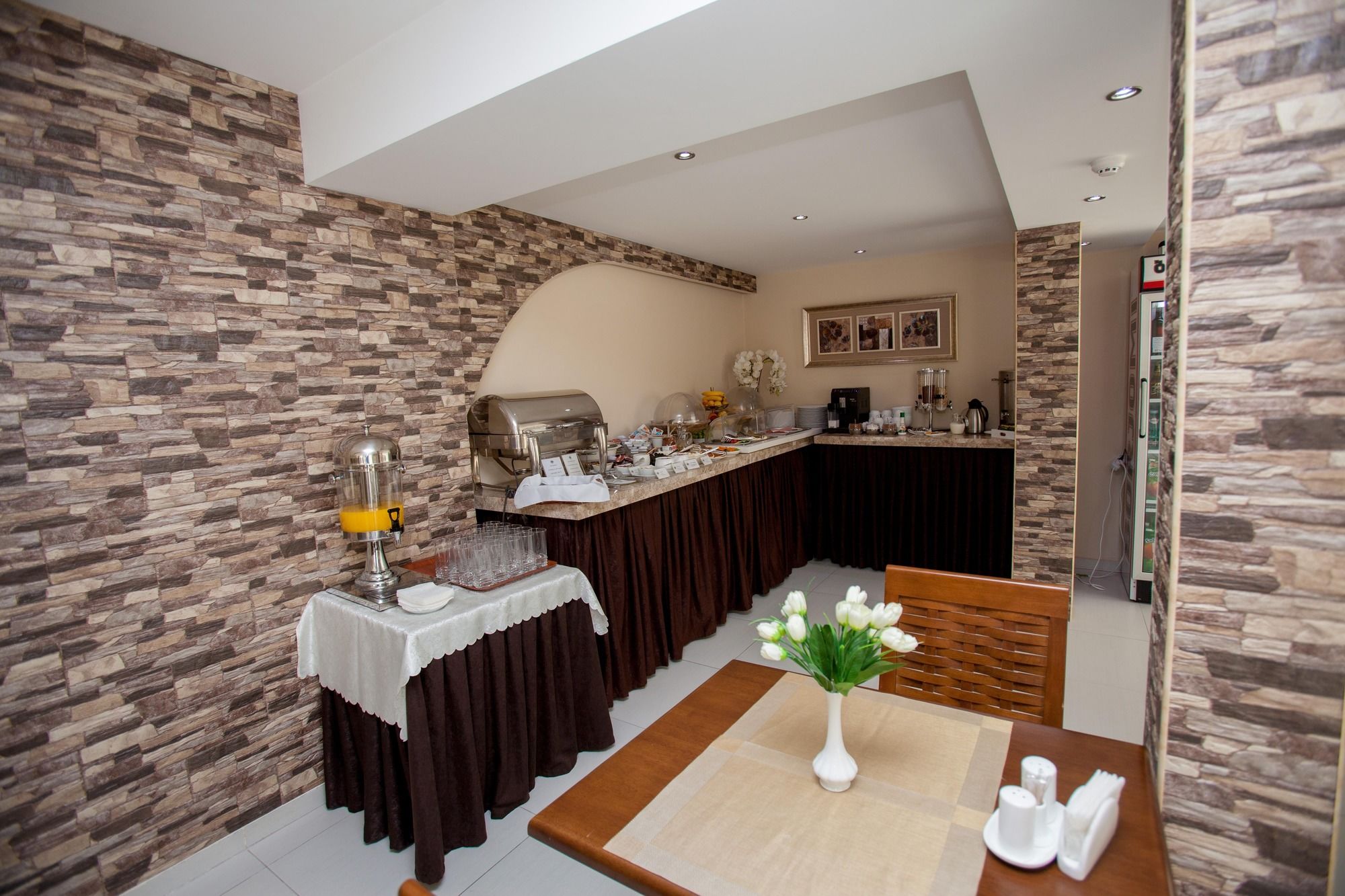 Фото Rustaveli Palace