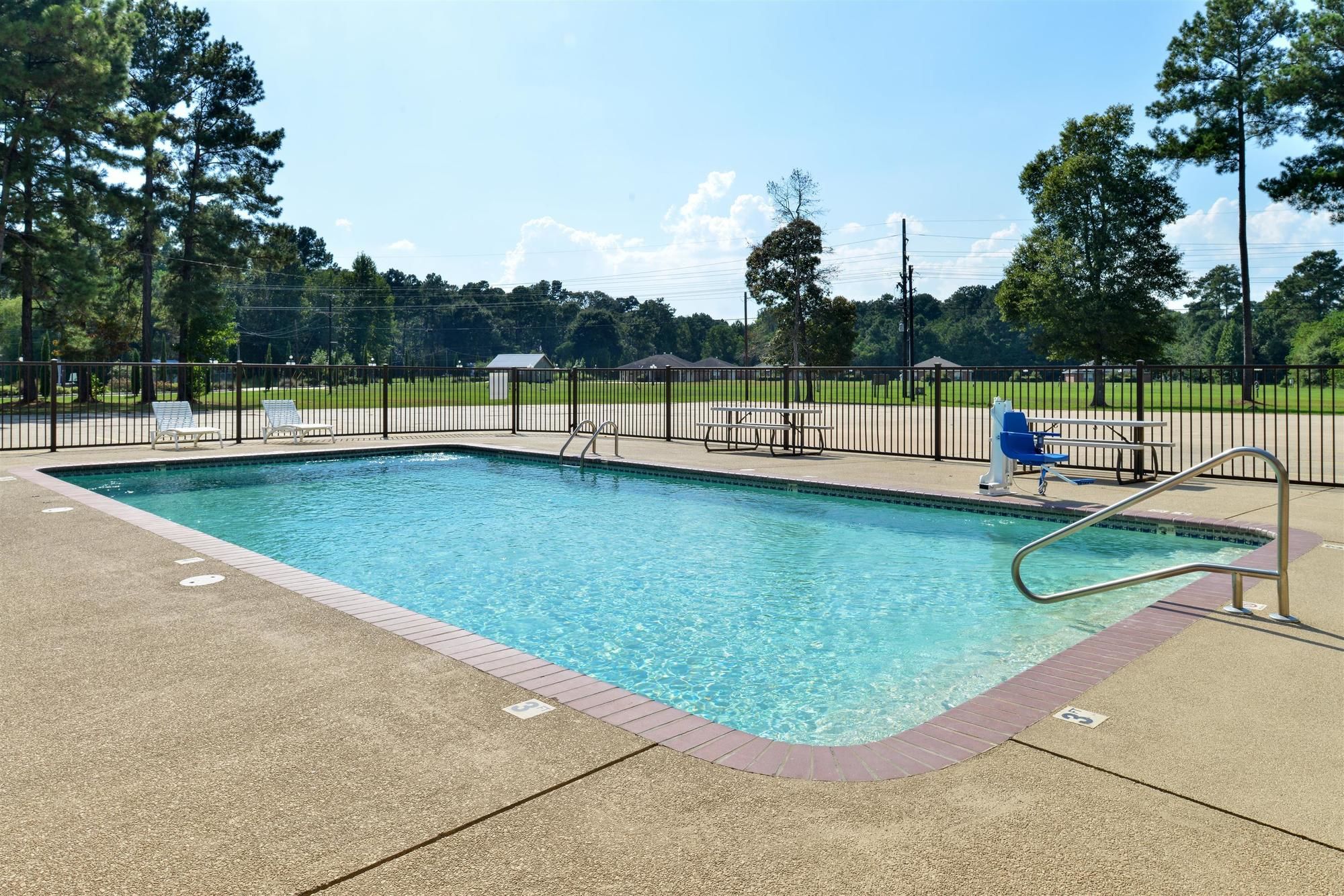 Фото Americas Best Value Inn Kinder