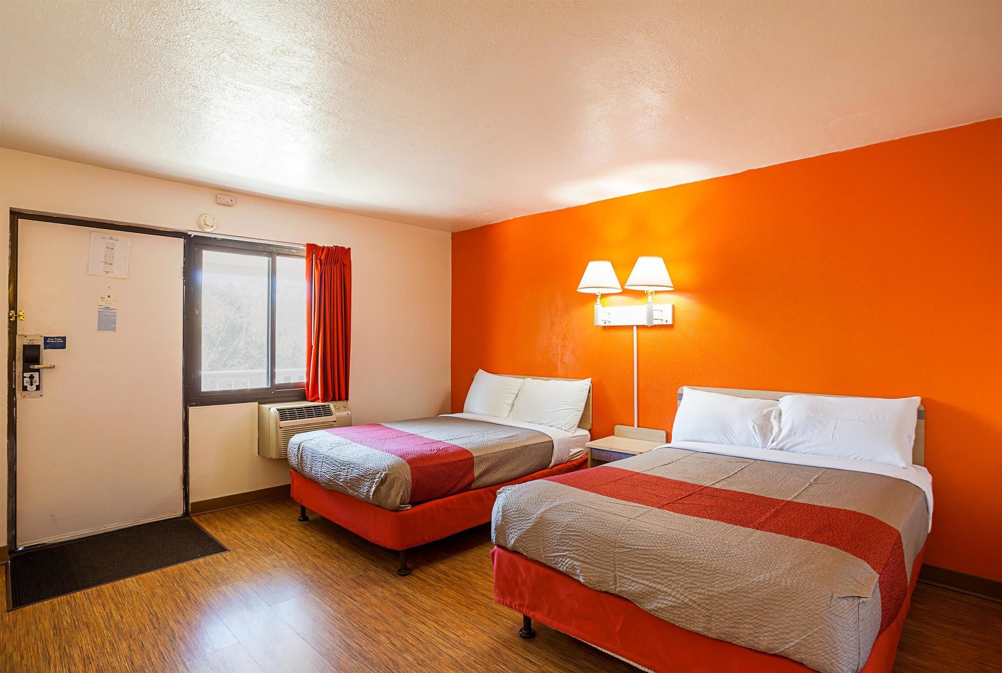 Фото Motel 6 Bangor, Me