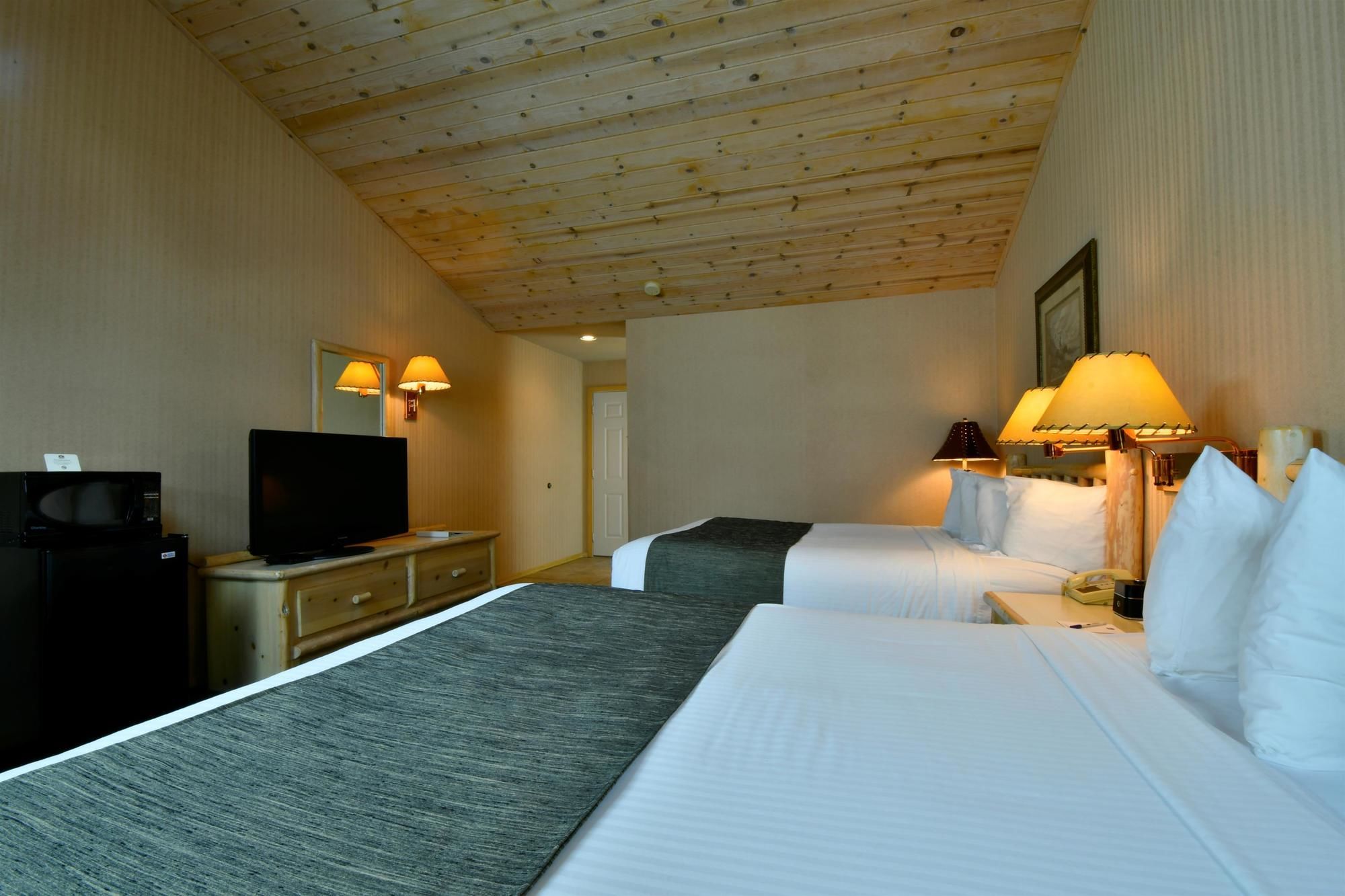 Фото Best Western Ponderosa Lodge