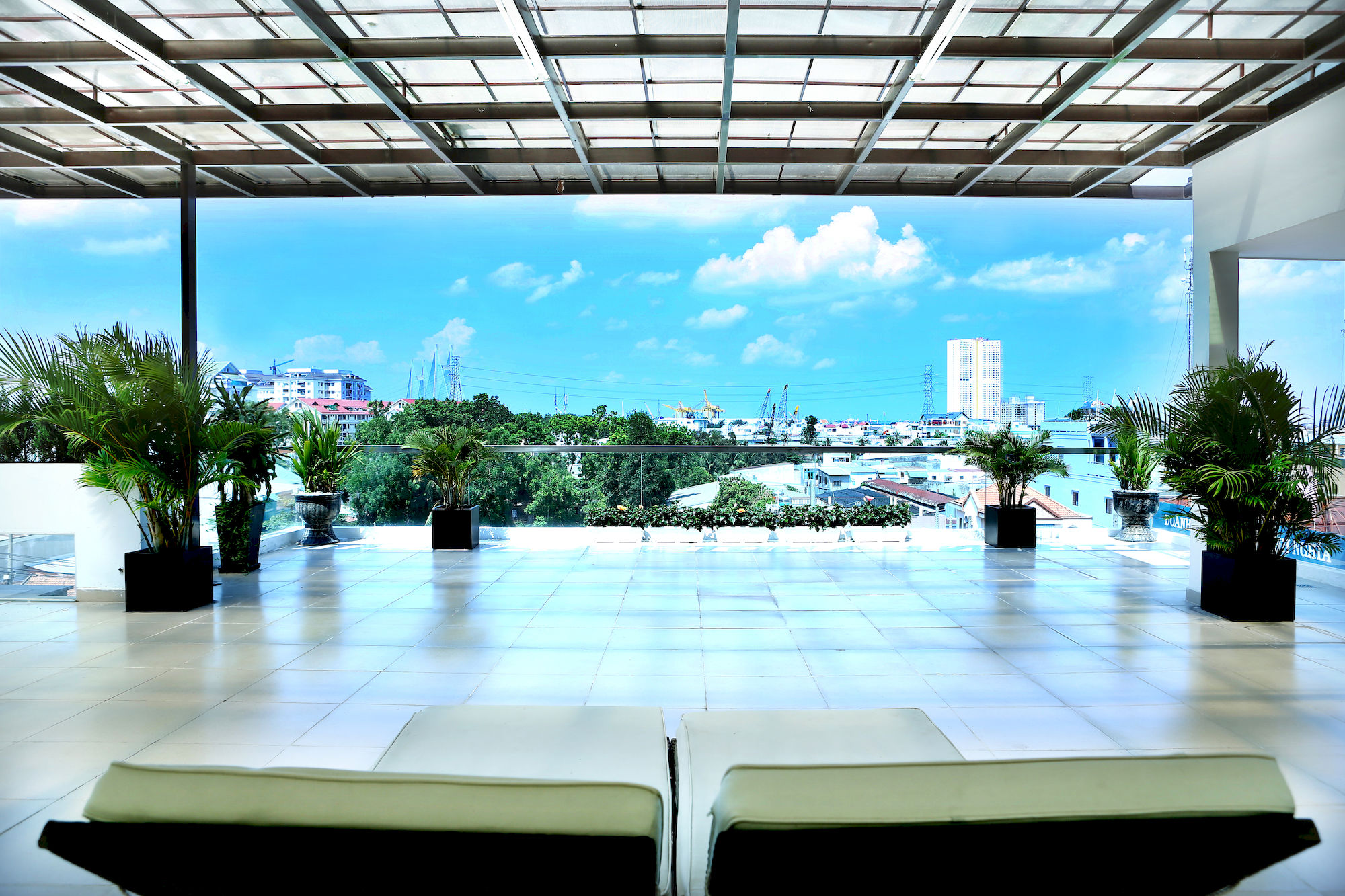 Фото Thien Ha Hotel and Apartment