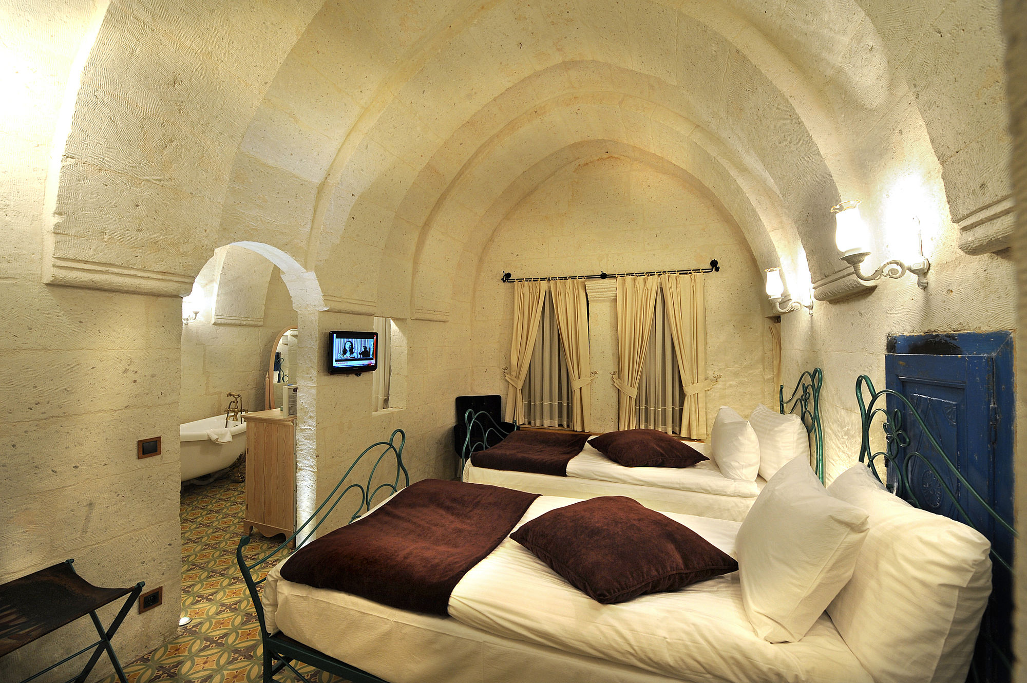 Фото Tafoni Houses Cave Hotel