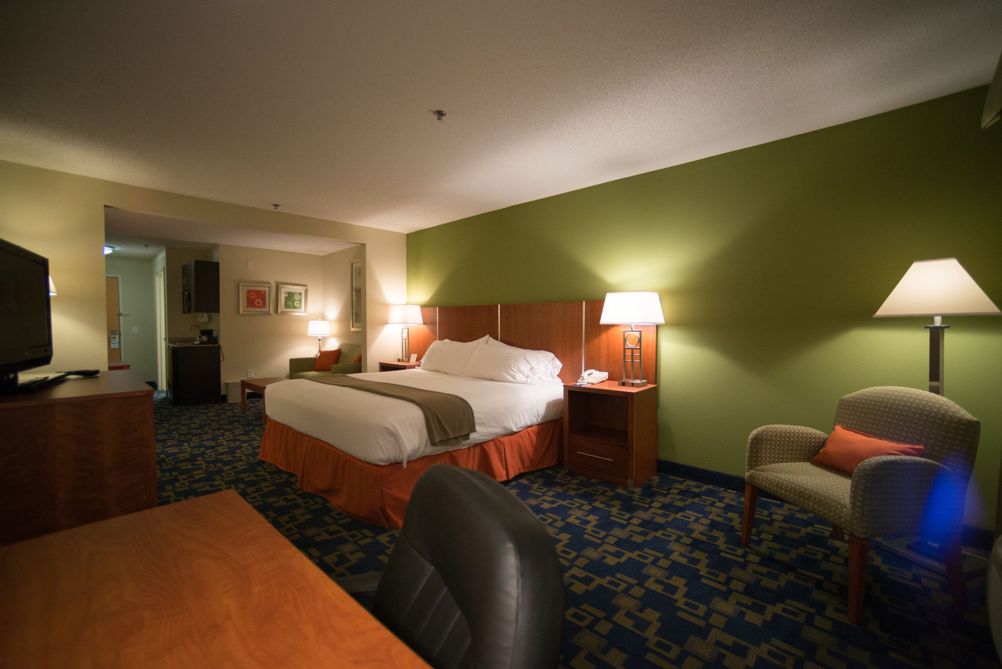 Фото Holiday Inn Express & Suites Raleigh North - Wake Forest, an Ihg Hotel