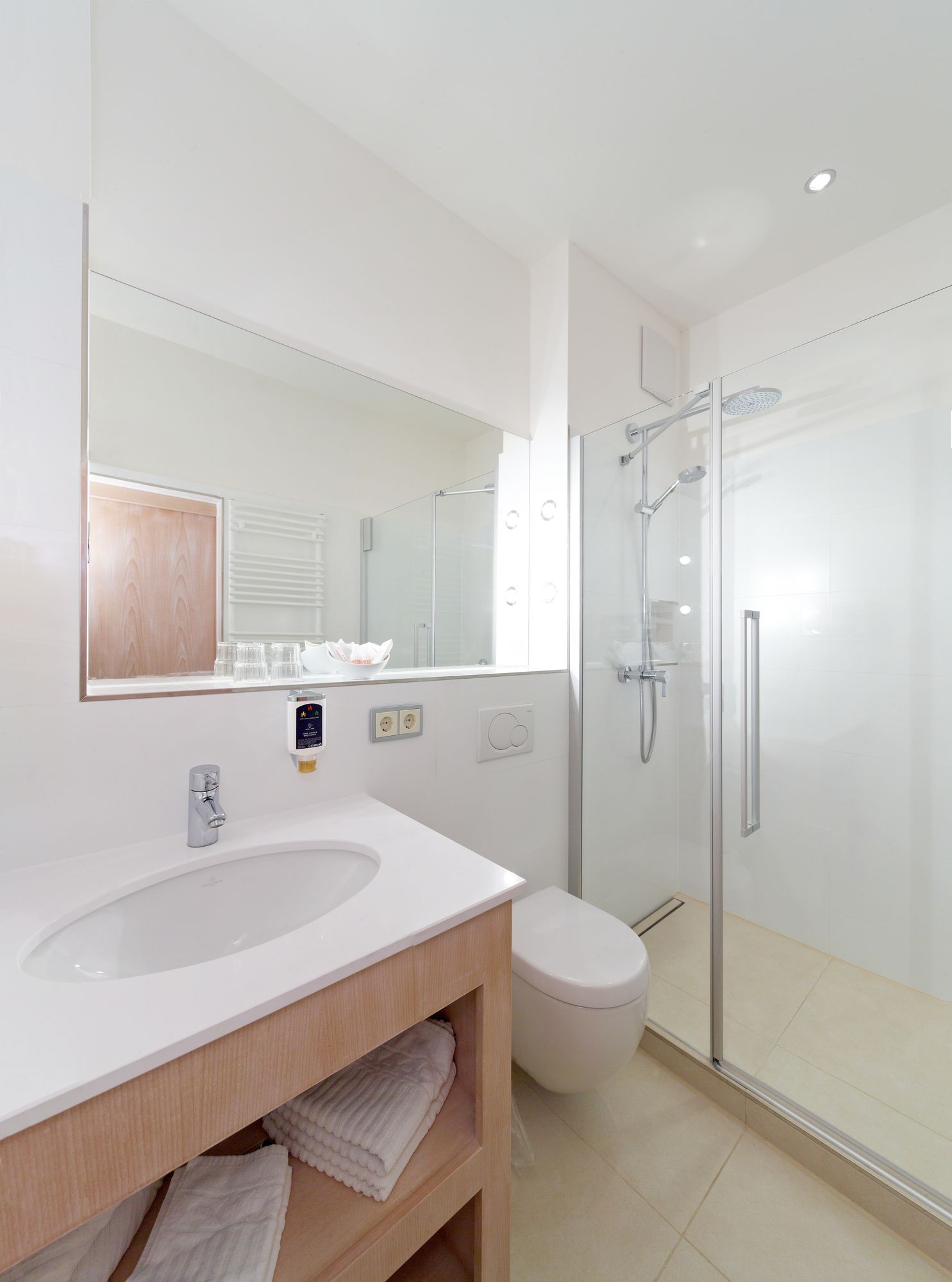 Фото Hotel Adria München