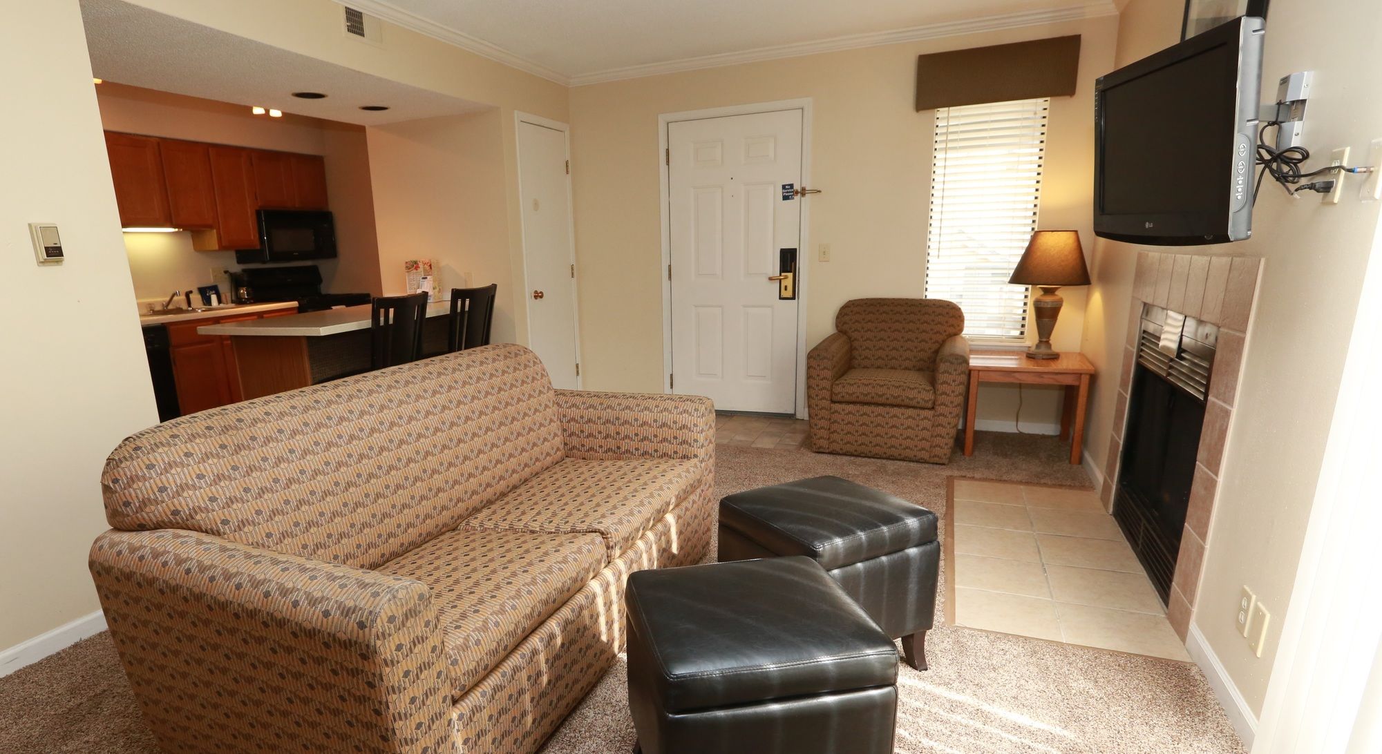 Фото Sterling Hotel and Suites