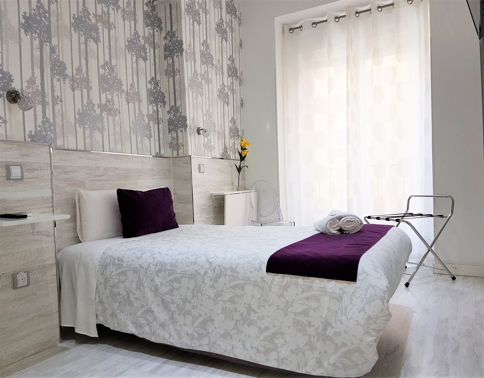 Фото Hostal Met Madrid