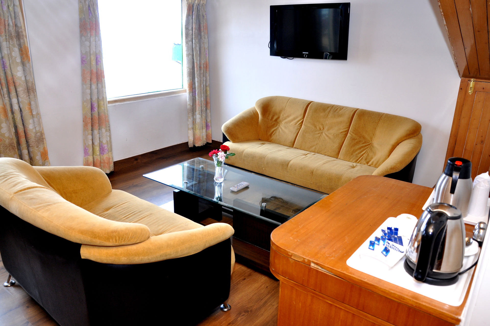 Фото Hotel Surya