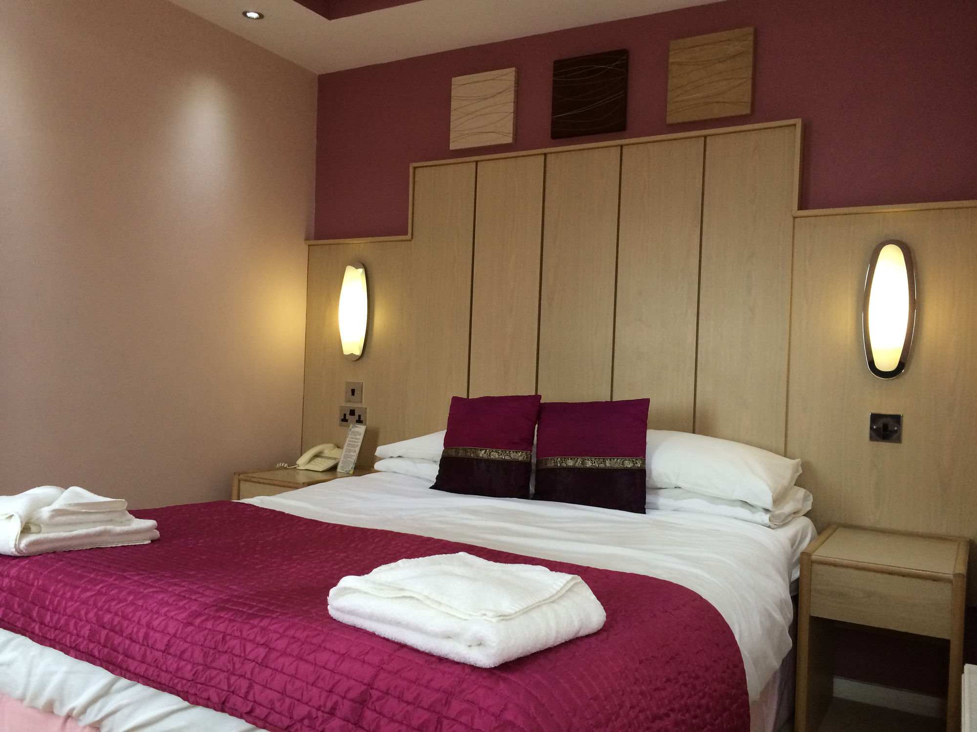 Фото Tiffany's Hotel