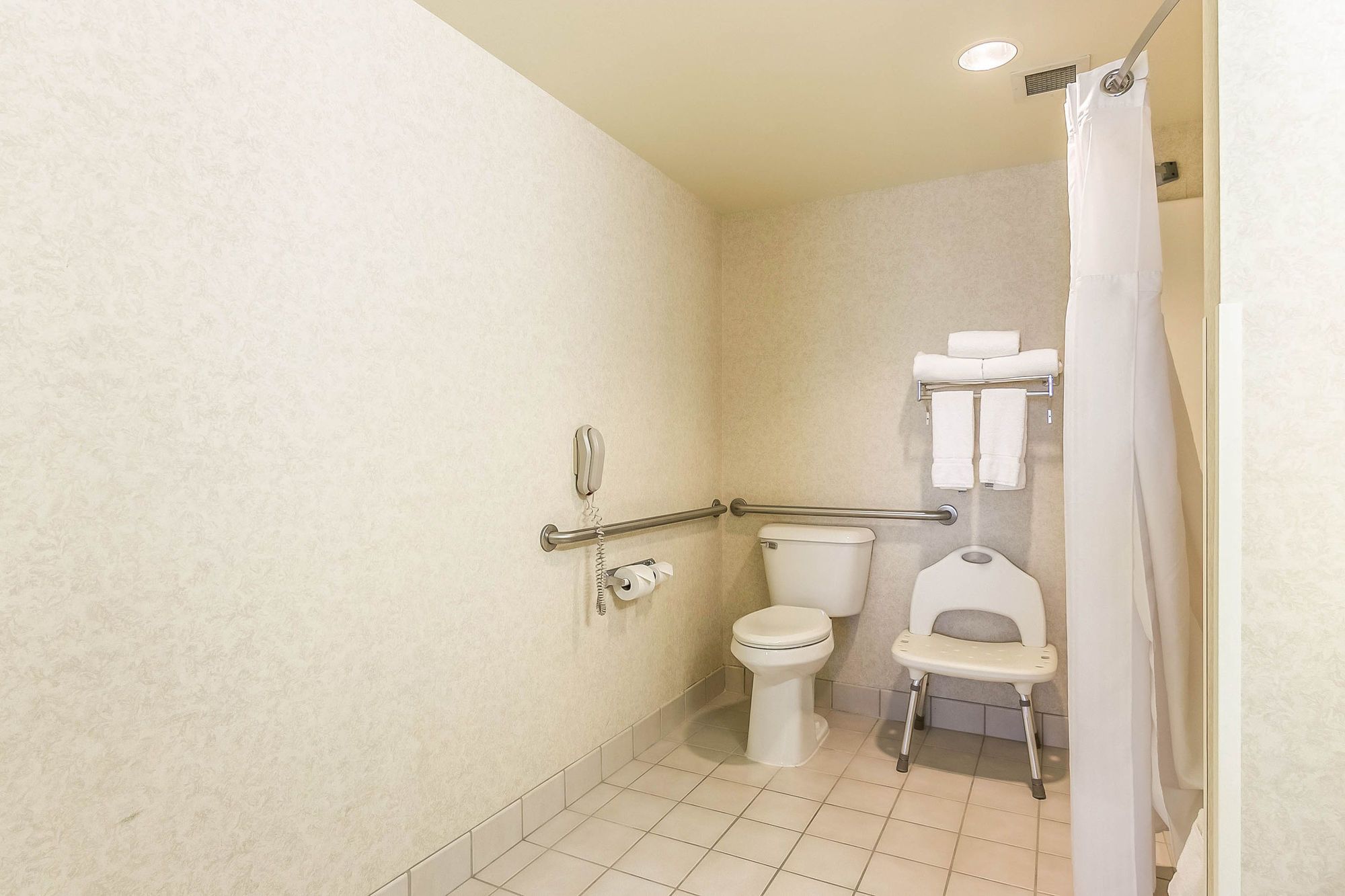 Фото Clarion Suites at the Alliant Energy Center