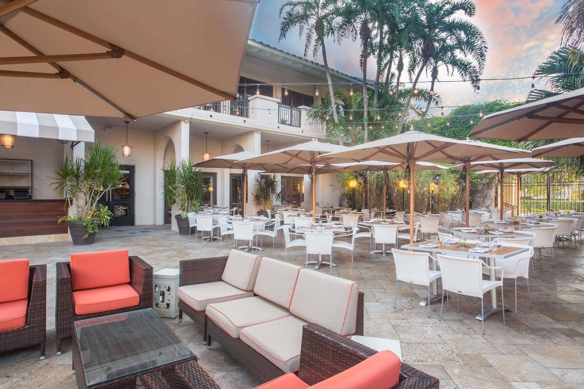 Фото Wyndham Boca Raton Hotel