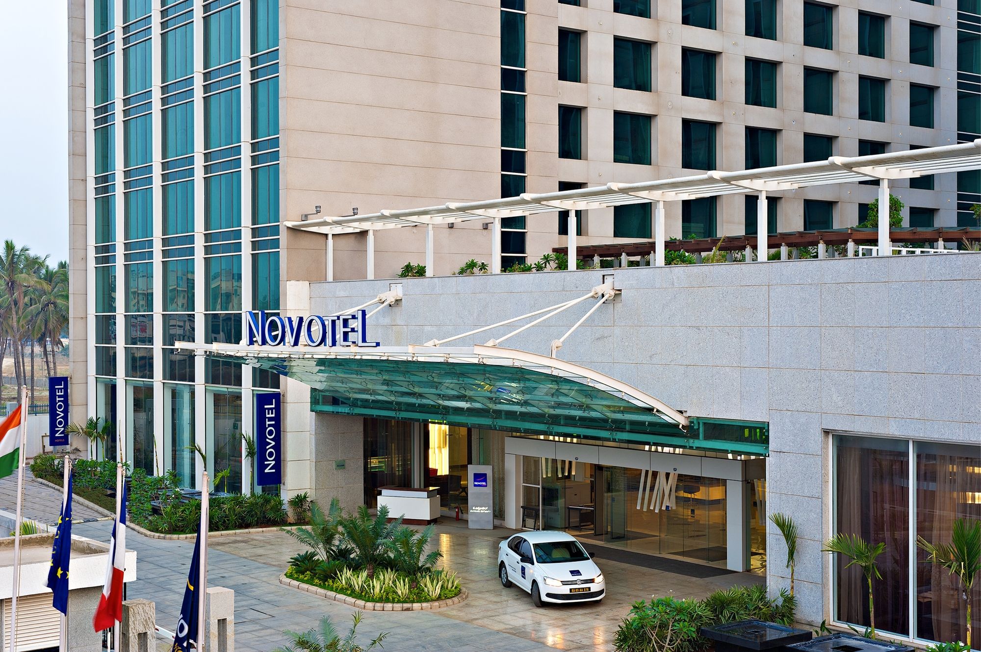 Фото Novotel Bengaluru Outer Ring Road