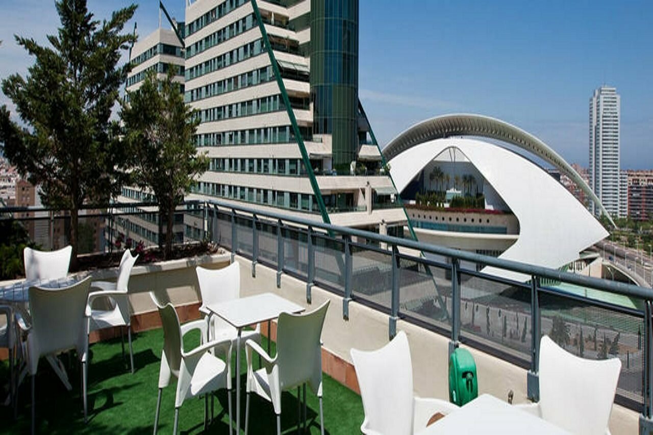 Фото отеля 2