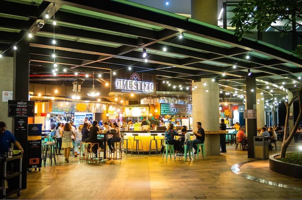 Фото Plaza Hotel and Suites