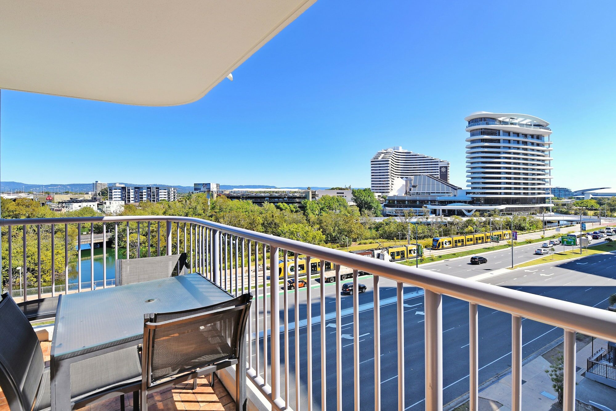 Фото Broadbeach Travel Inn Apartments
