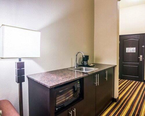 Гостиница Comfort Suites Amarillo в Амарилло