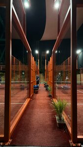 Mamba Club (La, Orphan Crescent, 42), centro deportivo y de entretenimiento