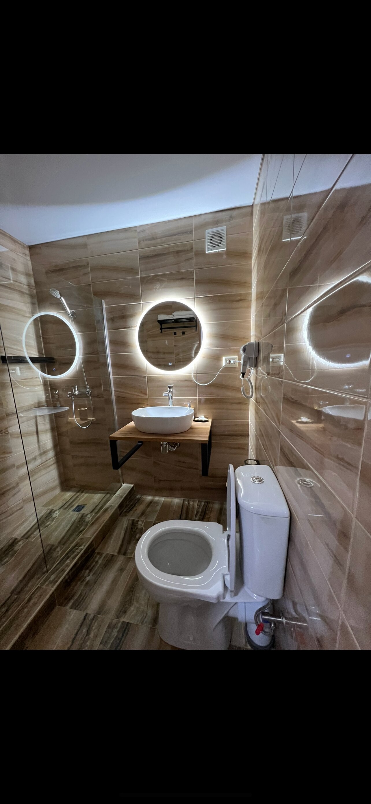 Фото Комплекс Коттеджи в Гагре