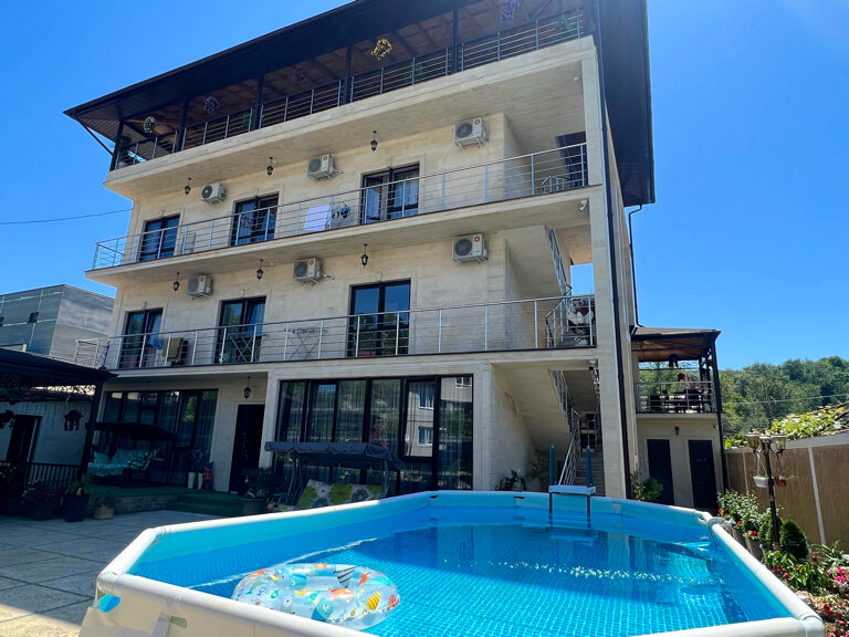 Фото отеля 2