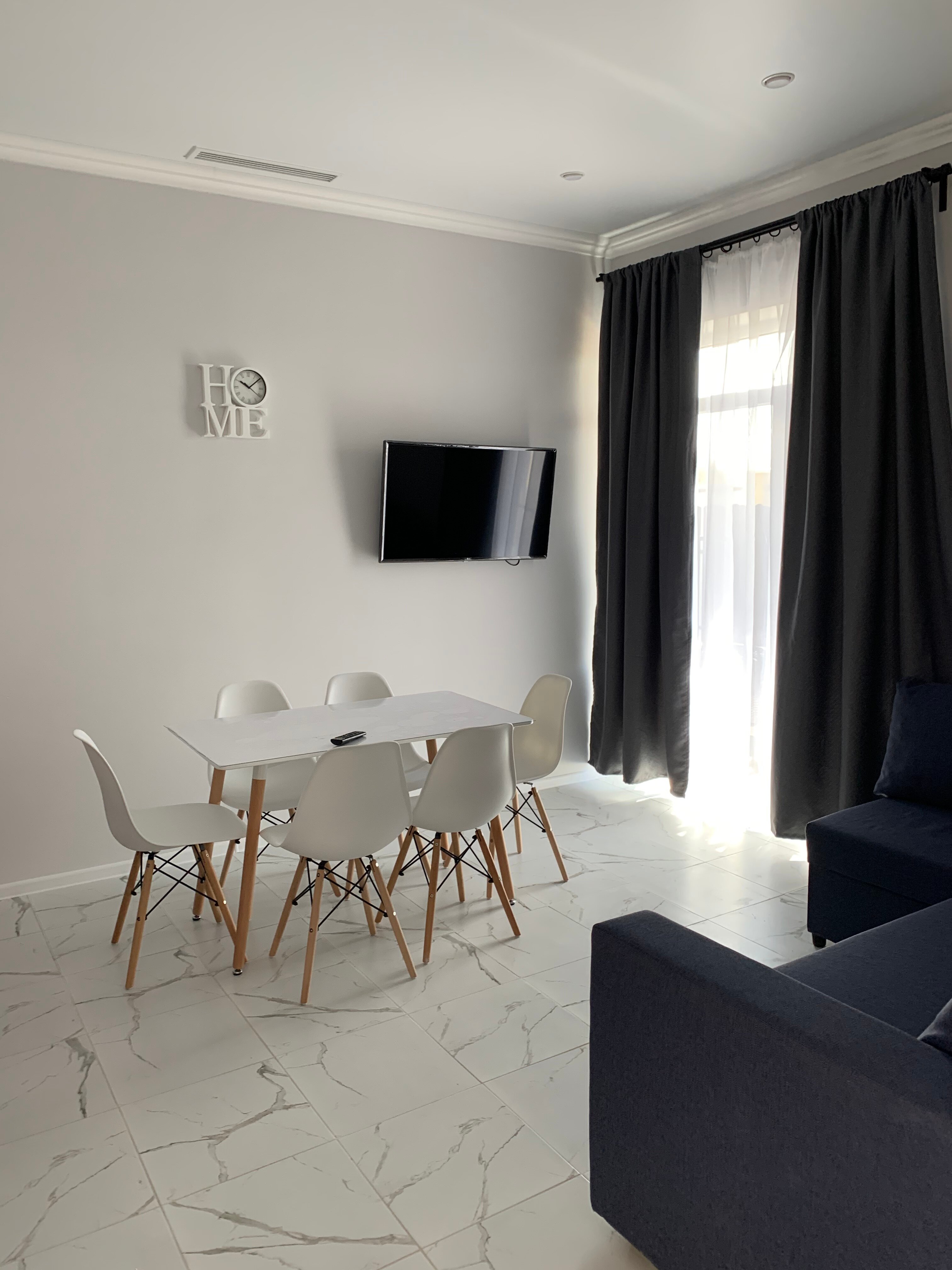 Фото Эмили Вилладж Витино