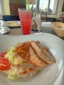 Kukhnya (Village of Barawliany, 40 god Pieramogi Street, 23А), cafe