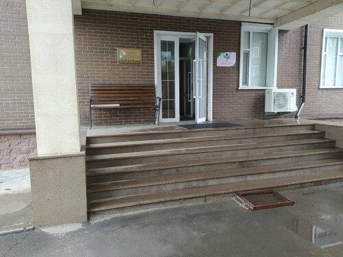 Үлкен есектері бар жалаңаш қыздар