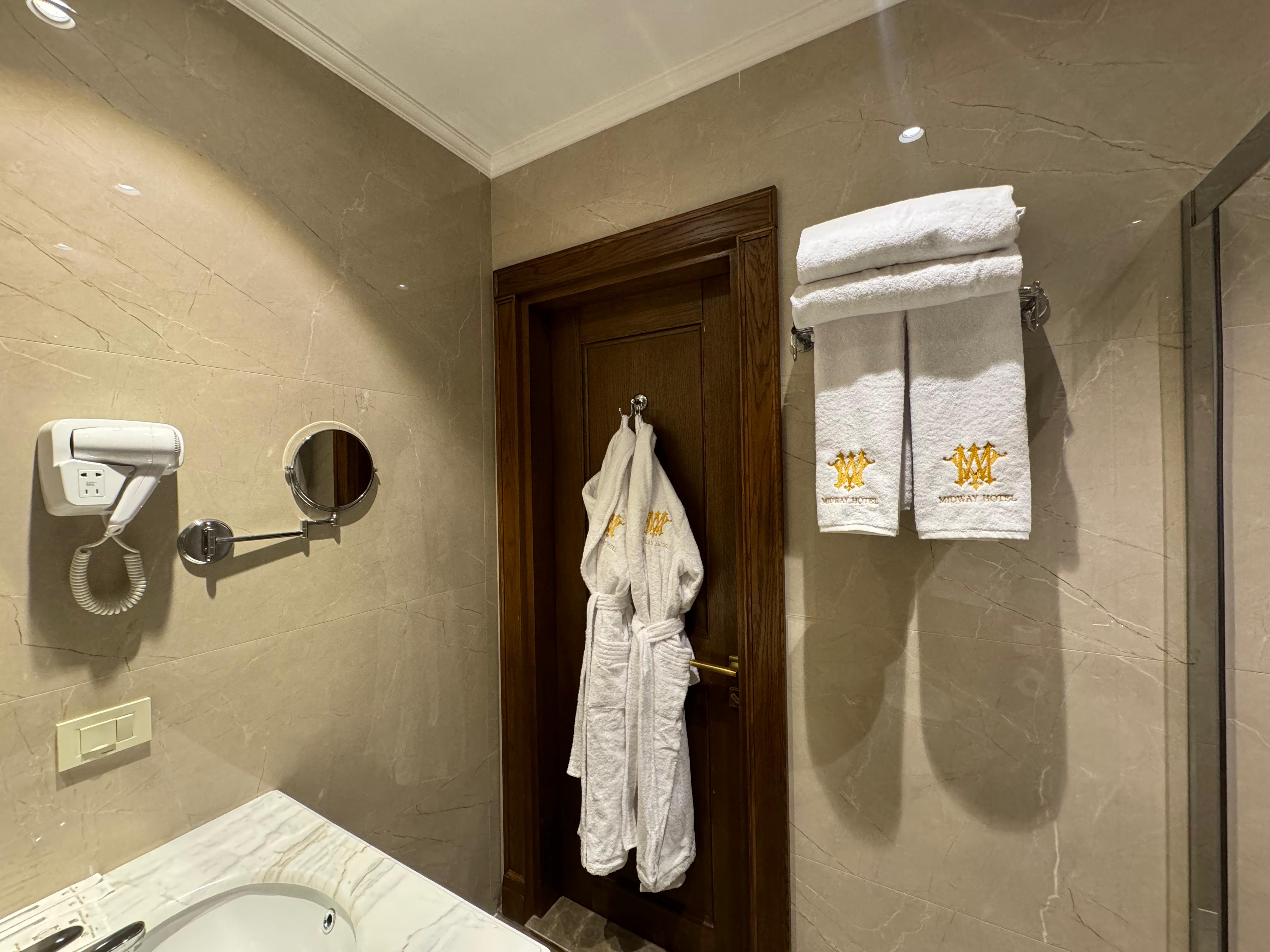 Фото Midway Baku Hotel