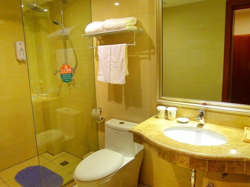 Фото GreenTree Guiyang Shifu Court Street Hotel